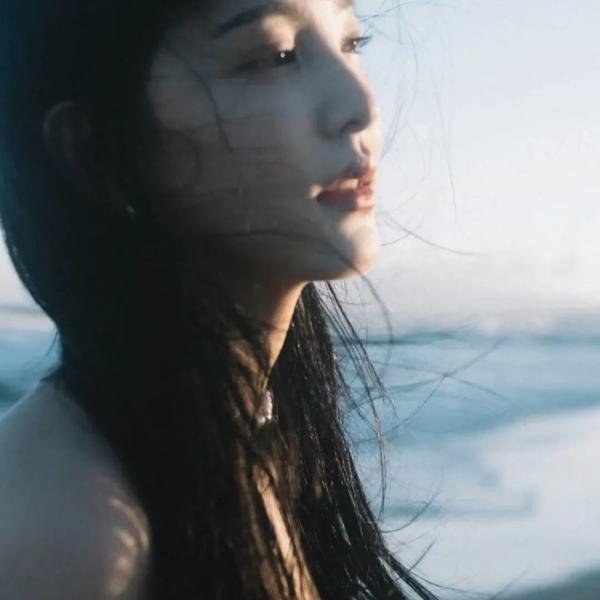 10号舱里的女人